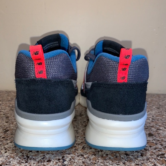 Don’t wear and I’m looking to sell them - Picture 4 of 7